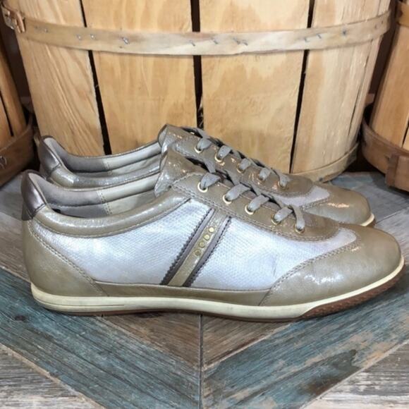 Ecco Street Metallic Bronze Patent Leather Spikeless Golf Shoe Women Size 8 8.5 - Picture 1 of 11